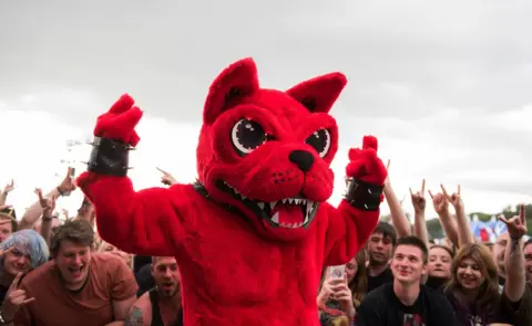 Ben Gibson / Download 2017 Download mascot