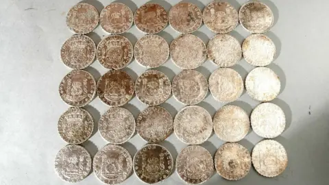 Zeeuws maritiem muZEEum Spanish coins found in the Rooswijk wreck