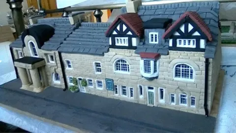 Lynn Nolan Eyam cake