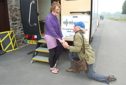 Bill proposing to Madeleine