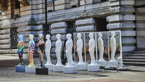 Daniel Graves Photography The figures