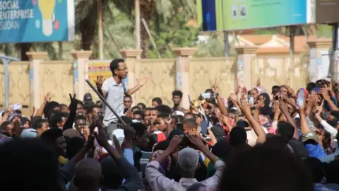 Supplied People protest near the army HQ in Khartoum