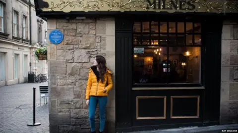 Kat Gollock Plaque on Milne's bar, Edinburgh