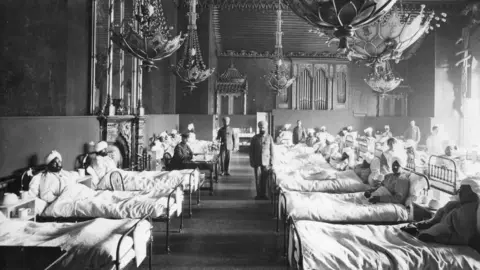 Getty Images Injured Indian soldiers at Brighton Pavilion in 1915