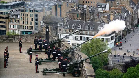 PA Media The 105th Regiment Royal Artillery, The Scottish and Ulster Gunners during the Royal Gun Salute at Edinburgh Castle to mark the start of the Platinum Jubilee celebratory weekend