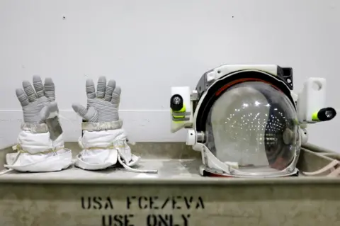 Mike Blake / Reuters Astronauts train at the Johnson Space Center