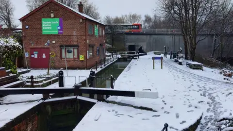 PAul AC Snow at Tapton Lock