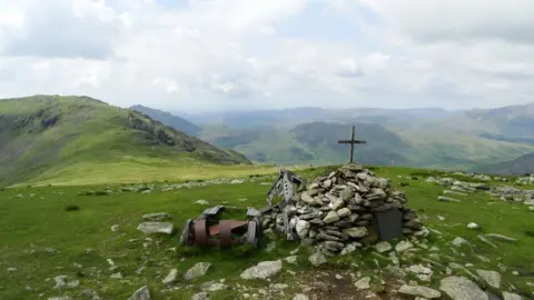 Geograph/Colin Park The wreckage of WW2 bomber Halifax on top of Great Carrs