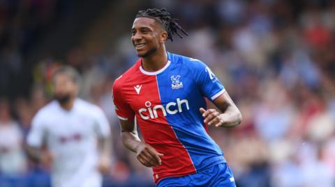 Michael Olise playing for Crystal Palace