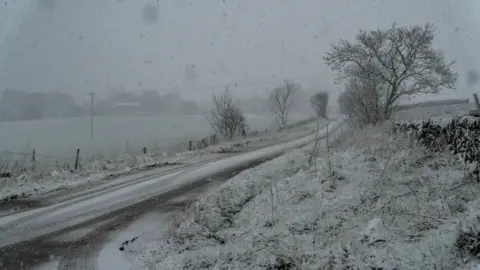 BBC Weather Watchers/videoman Snow near Leek