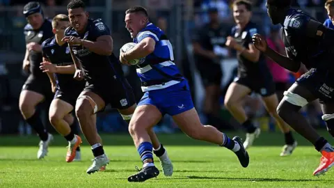 Kieran Verden on the charge for Bath against Glasgow Warriors
