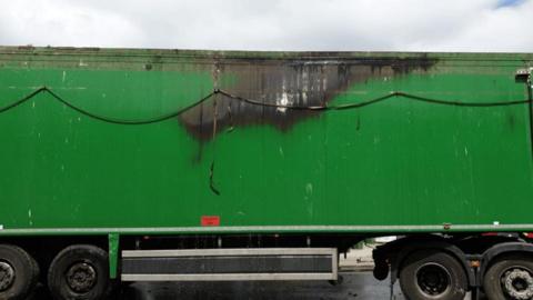 Fire damage on the recycling lorry 
