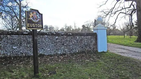 Adrian S Pye/Geograph Euston village sign