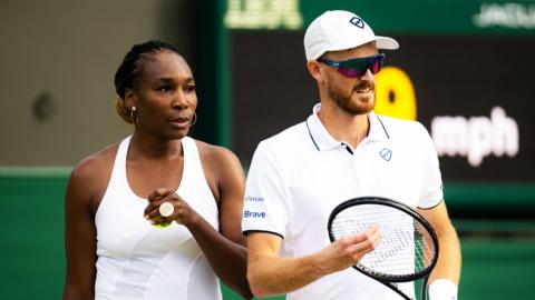 Venus Williams and Jamie Murray during the mixed doubles at Wimbledon 2022.