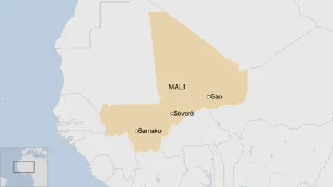 A map showing the locations of Bamako, Sevare and Gao in Mali. 