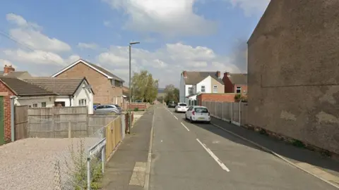 Cross Street, Brimington