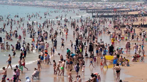 57a15930-583c-11f1-9fcc-95002e18ab8a.png In pictures: Hottest May day recorded in the UK