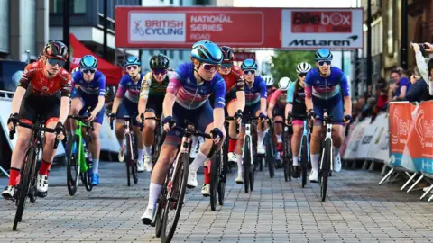 SWPix Cyclists in Sheffield city centre