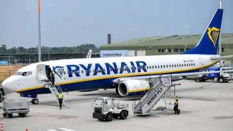 EPA Ryanair plane