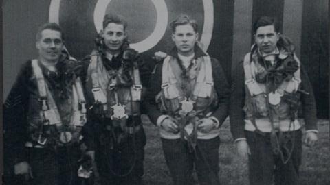 Halifax bomber crew