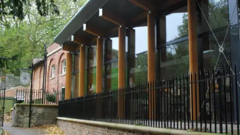 Adam Bruderer/Flickr Star Inn The City