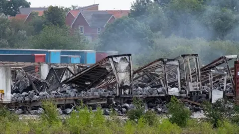 Terry-Harris.com Burnt trailers