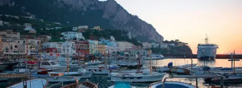 Città di Capri The port at Capri