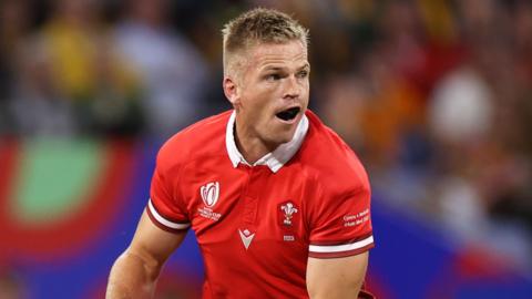 Gareth Anscombe in action against Australia during the 2023 World Cup