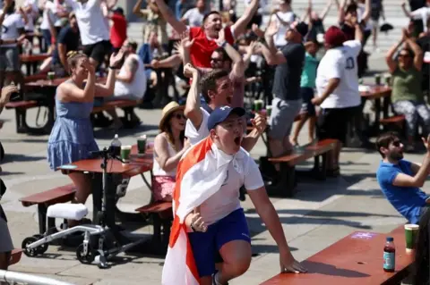 Reuters Fans in Trafalgar Square