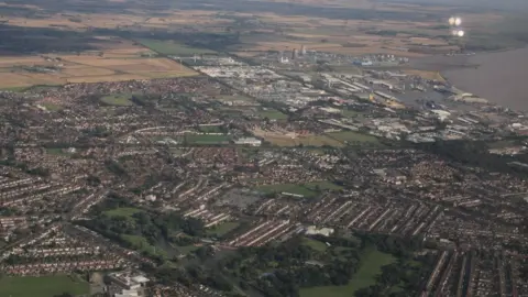 Chris/Geograph Aerial view of Hull's East Park and Docks
