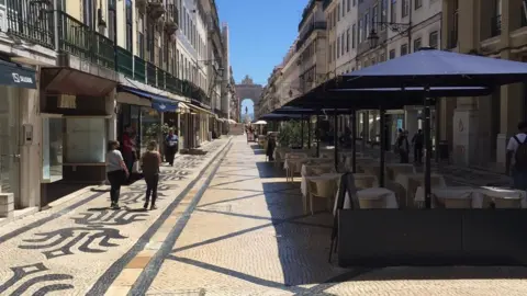 Julie Grinter Empty street in Portgual