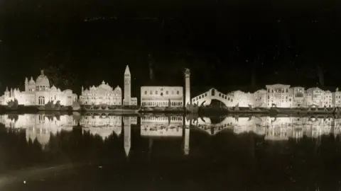 Leamington Spa Art Gallery and Museum Leamington Lights Festival