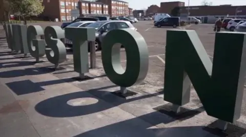 Sign saying 'Wigston'
