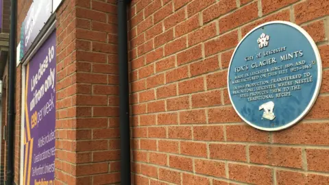 Plaque to mark Fox's original site