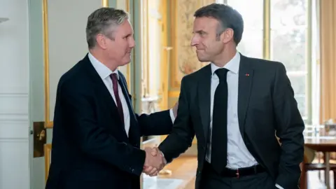 Laurent BLEVENNEC Keir Starmer meeting Emmanuel Macron in Paris.
