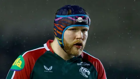 Leicester lock Tom Manz