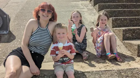 Family photo Katrin Oldridge and her family