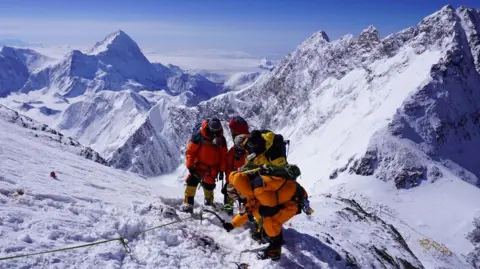 Tshiring Jangbu Sherpa Nepal's mountain clean-up team