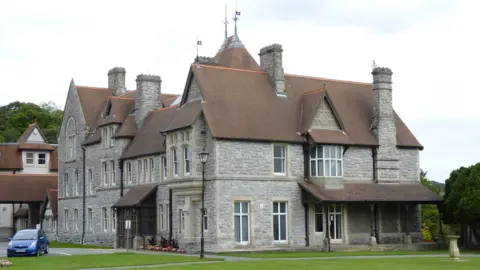 Meirion/Geograph Conwy council offices - photo by Meirion