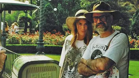 Terry Pratchett with daughter Rhianna Pratchett at home Stock Photo - Alamy