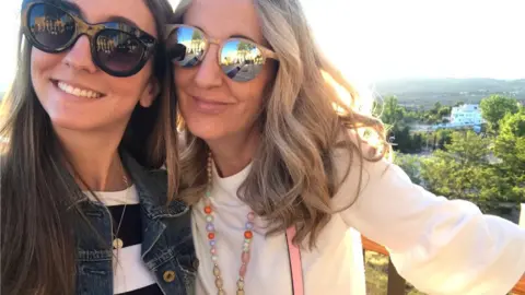 Maria José Sánchez Peñas Maria José Sánchez Peñas and her daughter