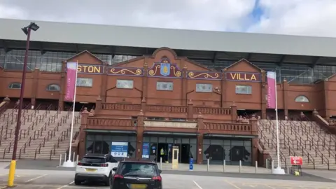 Le Tour de Premier League Chris Scott and Shaun Spence at Villa Park