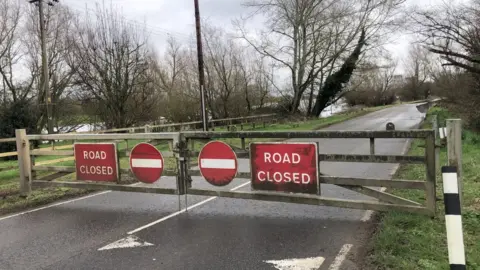 Cambridgeshire Residents frustrated over Earith bridge road closure