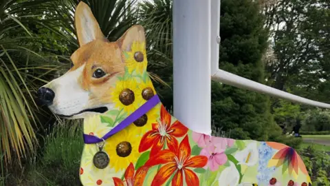 Susie Thomas Corgi cutout