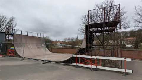 Ryan Swain Closed-off halfpipe skate ramp in Norton