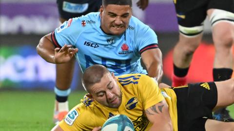 Mosese Tuipulotu playing for Waratahs