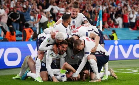 Euro 2020: The three London lions who led England's front line - BBC News