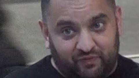 Birmingham drugs gang that amassed firearms convicted - BBC News