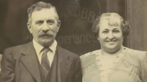 Marubbi Marubbi family