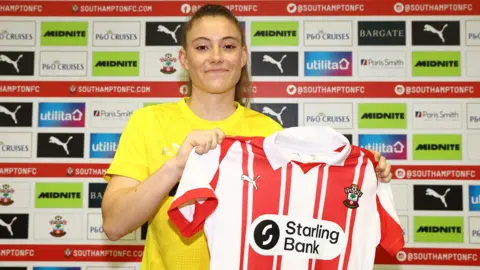 Issy Watt signs her first pro contract